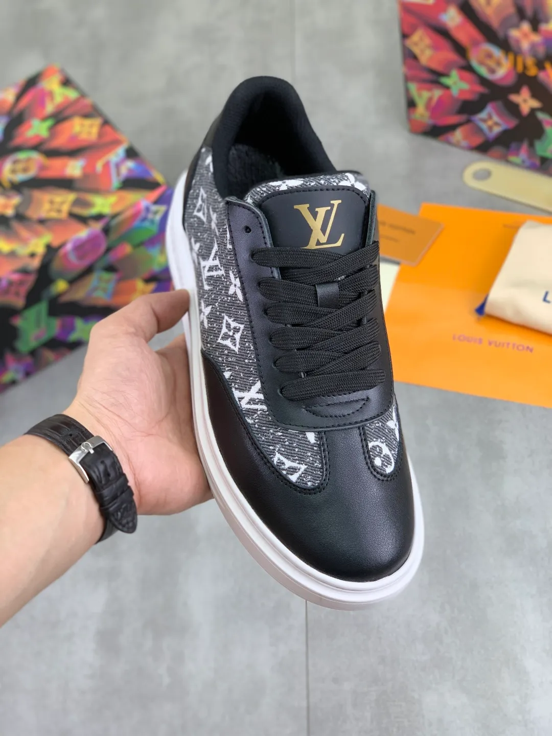 Men's men's shoes💰P520💰[New model]🆘High quality cowhide [Louis Vuitton]LV official website latest model🎁casual and fashionable men's shoes👟hot style💥simple and elegant style, exclusive for trendy men. Unique official website latest brand elements👑original decoration, fashionable and generous, the fabric is made of original denim➕comfortable and breathable mesh lining➕cow leather feet ✅The official website specifies wear-resistant casual outsole, the classic model is taken in real life🎬Color: 5⃣️colors available😍Number of codes: 38-44 Full set of packaging